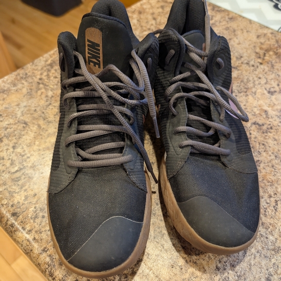 Nike Shoes - Picture 2 of 5